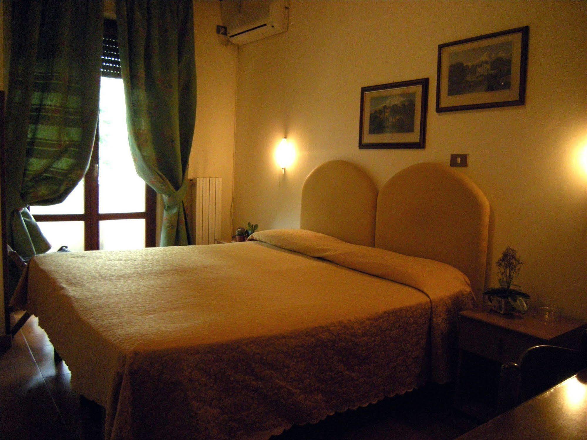 Hotel Boni Cerri Spoleto Kültér fotó